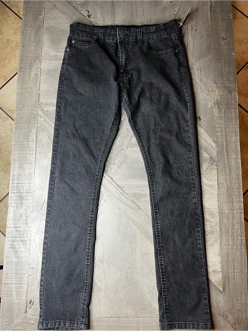 Sahara Club Men’s Slim Straight Stretch Jeans in Charcoal Gray